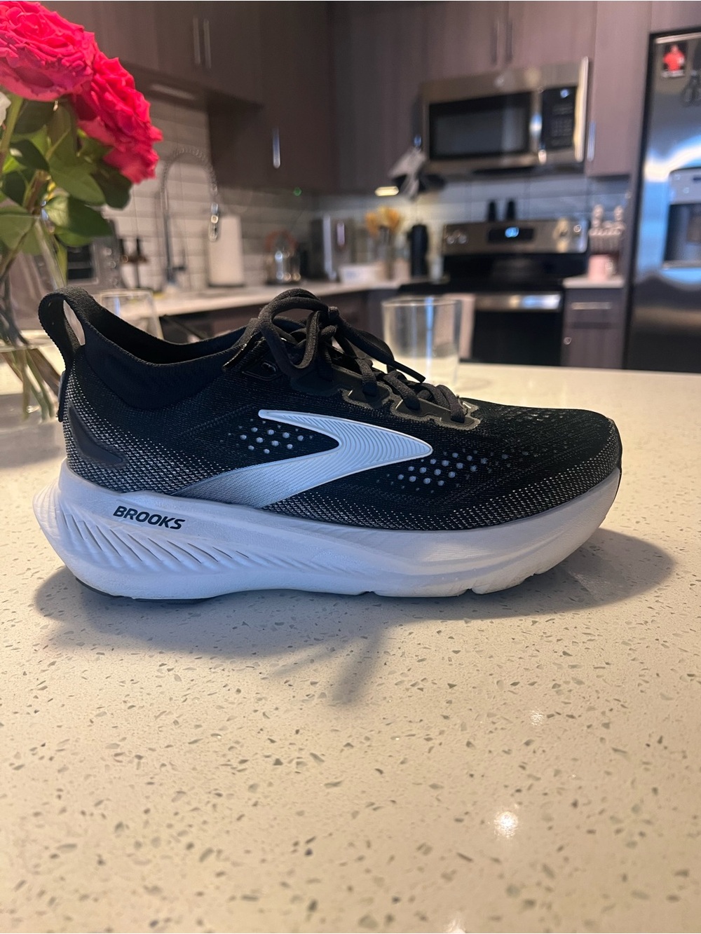 Brooks Women’s Glycerin 23 Black and White Running Shoes.Only wore once- too big
